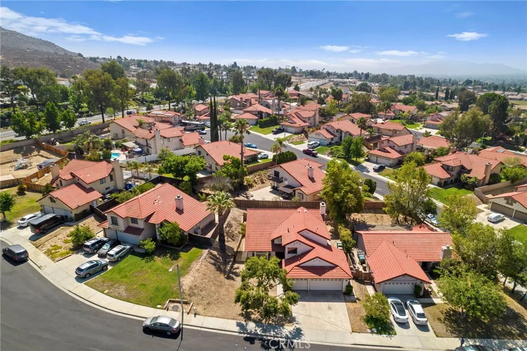 24735 Thornberry Circle, Moreno Valley, California 92557 home-pic-43